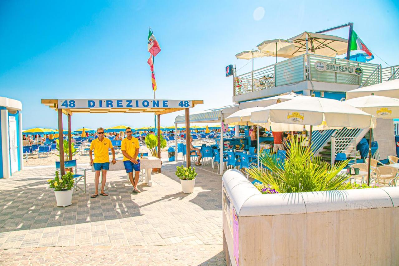 Hotel Ambasciatori Bellaria – Igea Marina Kültér fotó