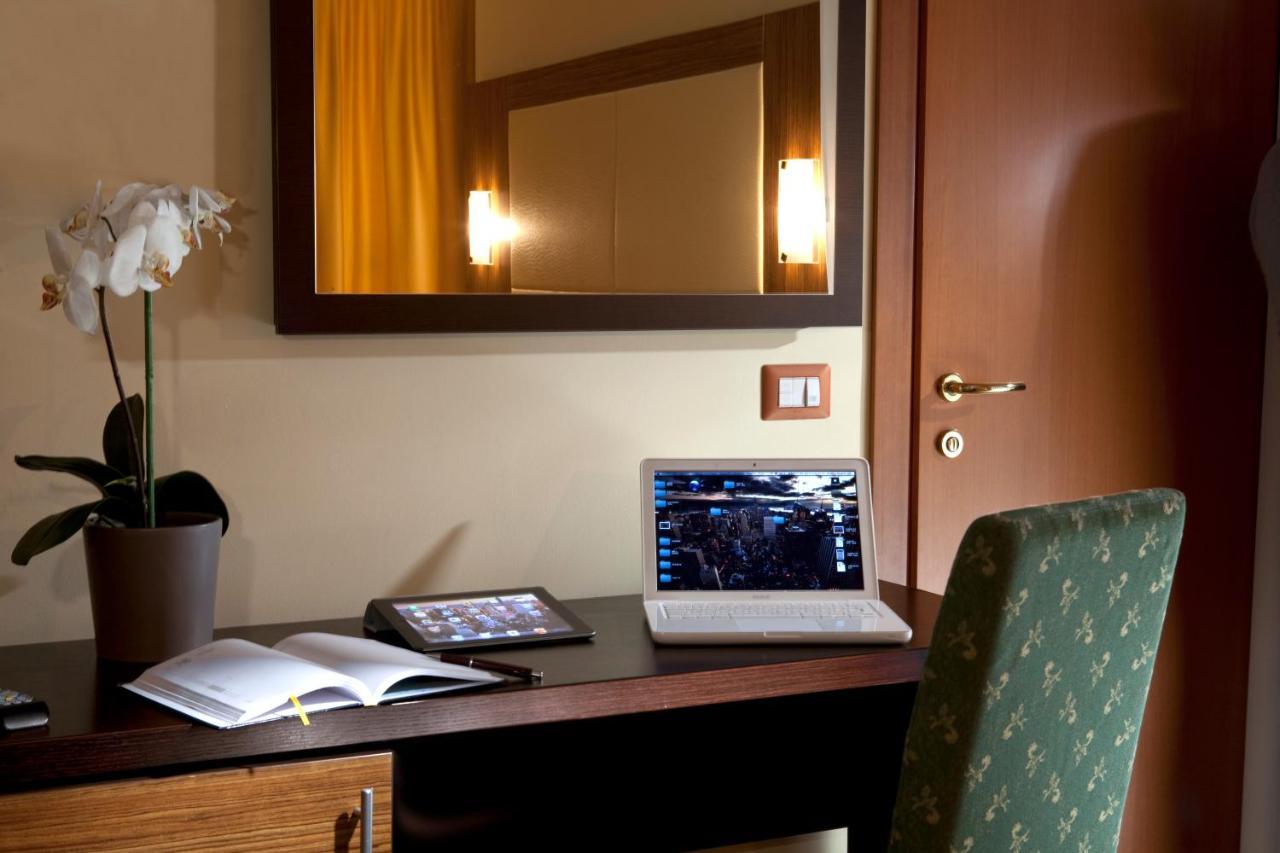 Hotel Ambasciatori Bellaria – Igea Marina Kültér fotó