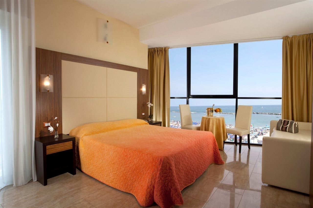 Hotel Ambasciatori Bellaria – Igea Marina Kültér fotó