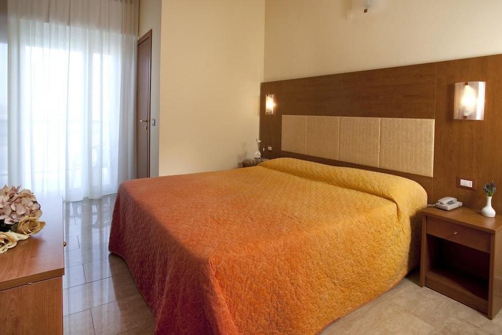 Hotel Ambasciatori Bellaria – Igea Marina Kültér fotó