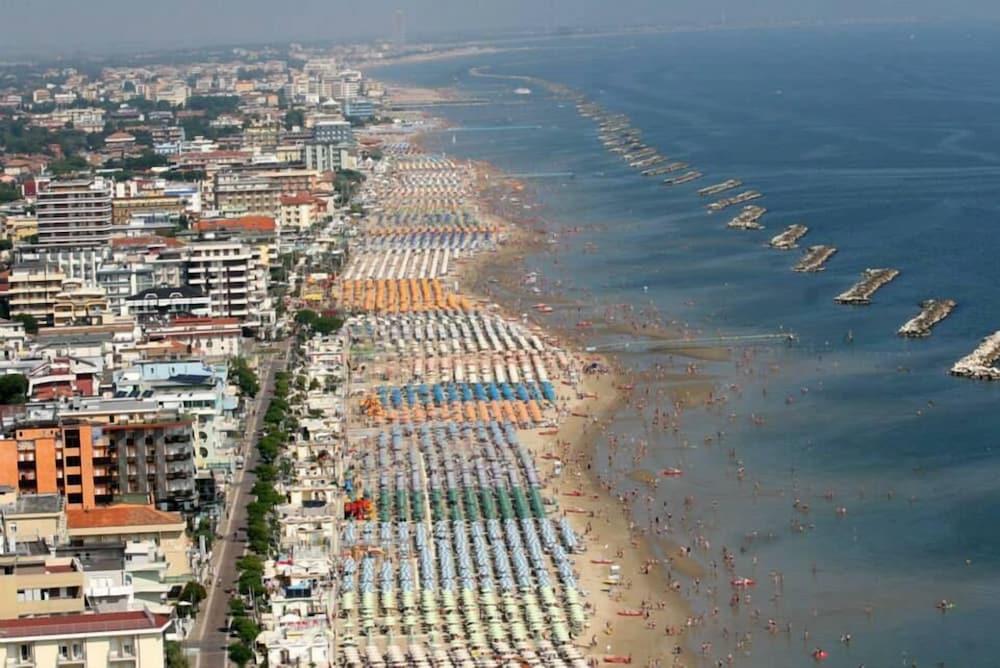 Hotel Ambasciatori Bellaria – Igea Marina Kültér fotó
